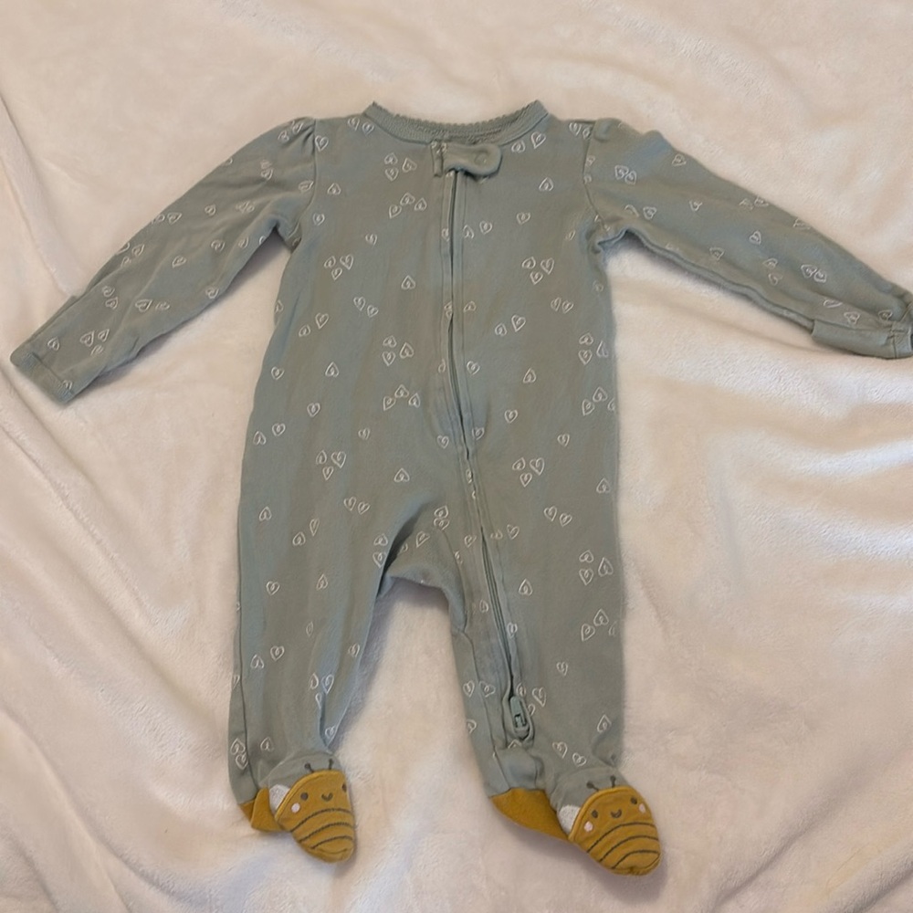 ✨Carters 3mo footed sleeper✨